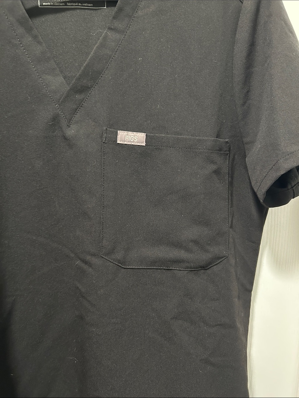 Figs Women’s Black V-Neck Medical Scrub Top - Picture 3 of 3